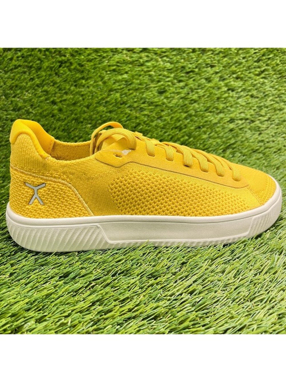 Flux Adapt Knit Trainer Yellow Womens Size 8.5 Mens 7 Athletic Shoes Sneakers